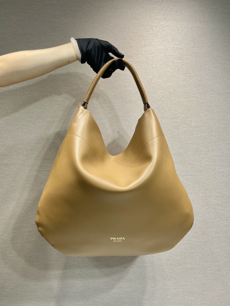 Pra*a tote bags